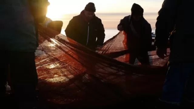 Argentina: Pescadores retornan con coronavirus tras 35 días en el mar. Foto: AFP