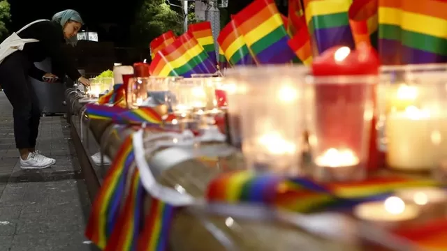 Vigilia por las víctimas de la masacre de Orlando (Vía: Twitter)