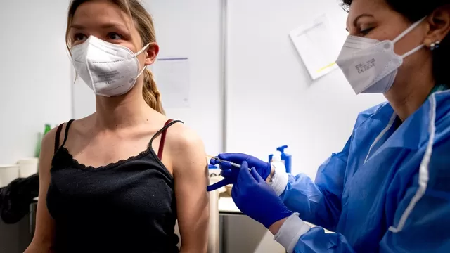 Austria comenzará en octubre a administrar la tercera dosis de la vacuna contra la COVID-19. Foto: AFP