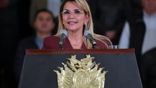 Jeanine Áñez, presidenta transitoria de Bolivia. Foto: AFP