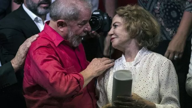 Marisa Letícia Rocco y presidente Lula da Silva. (Vía: AFP)