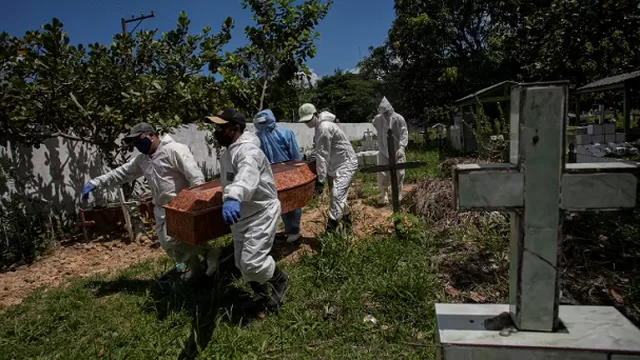Brasil llega a 41 828 muertos y ya es segundo país con más víctimas de coronavirus. Foto: AFP