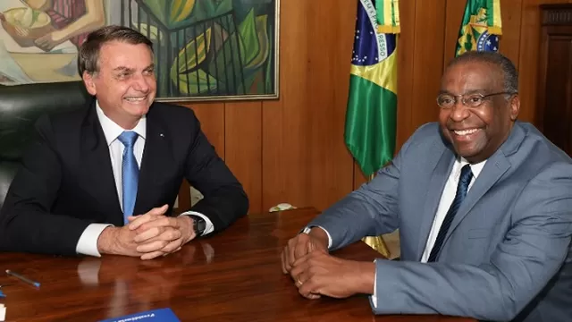 Jair Bolsonaro y Carlos Alberto Decotelli. Foto: AFP