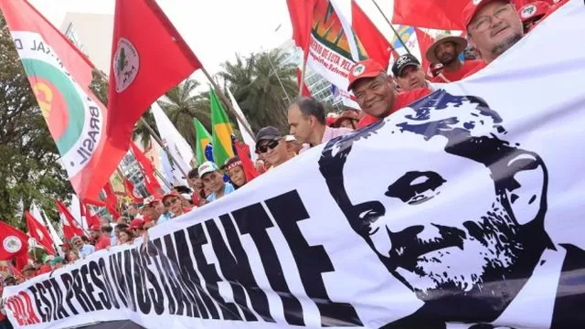 Hasta el momento del veto a su candidatura, Lula lideraba todos los sondeos con una intenci&oacute;n de voto cercana al 40 %. (Foto: EFE)