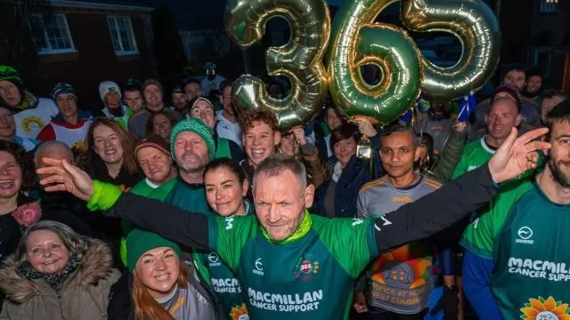 Un británico completó 365 maratones en 365 días a favor de la lucha contra el cáncer. Foto: Facebook