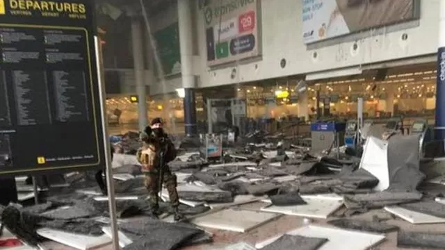 Dos bombas explotaron en la terminal poco después de las 8.00 locales. (Vía: AP)