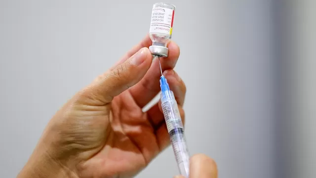 CanSino recomienda aplicar refuerzo de su vacuna contra COVID-19 6 meses después de la primera dosis. Foto referencial: AFP