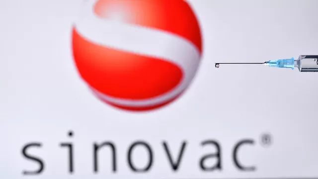 Chile anuncia la instalación de dos plantas de Sinovac para producción de vacunas contra COVID-19. Foto referencial: AFP