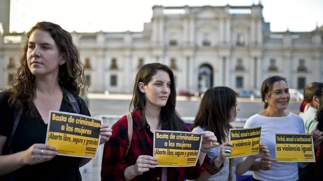 Activistas a favor del aborto. (Vía: AFP)