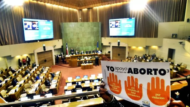 Congreso chileno aprueba ley que despenaliza aborto terapéutico. Foto: AFP