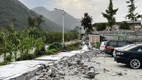 China: Al menos 50 personas perdieron la vida tras sismo