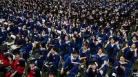 China: En Wuhan se realizó una masiva entrega de diplomas a graduados sin mascarillas ni distancia social