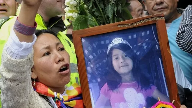 Una doliente reclama justicia por el asesinato de Yuliana Samboní. (Vía: AFP)