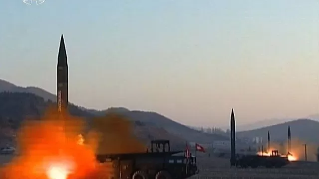 Esta captura de pantalla tomada de la emisora norcoreana KCTV. (Vía: AFP)
