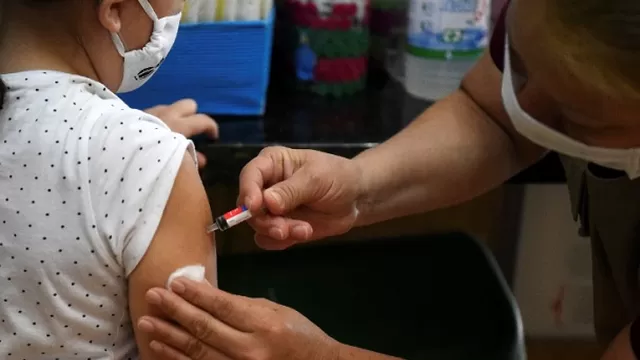 Vacuna contra COVID-19 de Pfizer y BioNTech arroja resultados positivos en ensayos con humanos. Foto: AFP referencial