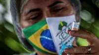 COVID-19: Brasil transportará vacunas en neveras de vendedores ambulantes de cerveza