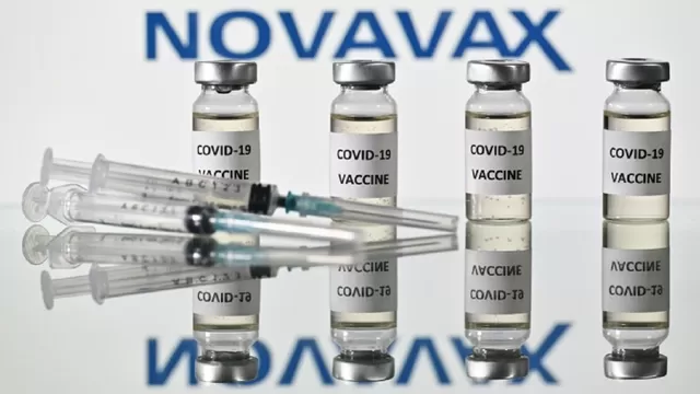 Vacuna contra la COVID-19 de Novavax tuvo una eficacia del 89.3% en un ensayo clínico de fase 3. Foto: AFP