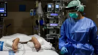 COVID-19: Poner a pacientes boca abajo reduce la necesidad de intubación y mortalidad, según estudio