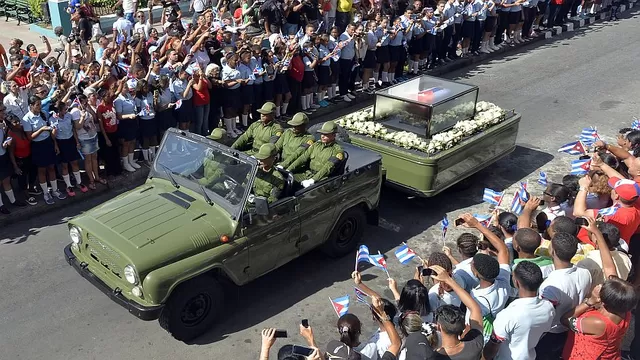 El multitudinario adiós a Fidel Castro en Santiago de Cuba