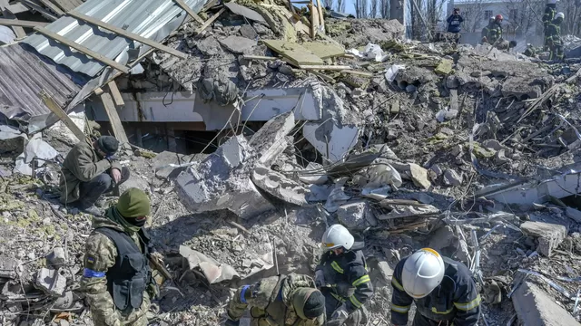 Decenas de muertos en bombardeo de un cuartel en ciudad de Mikolaiv, en Ucrania