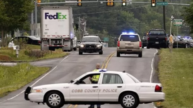 EE.UU.: Un muerto y seis heridos por tiroteo en edificio de empresa FedEx