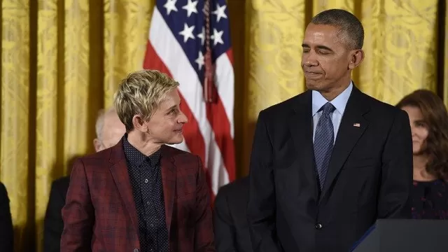 Ellen Degeneres al lado de Barack Obama. (Vía: AFP)
