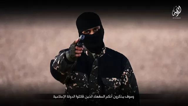 Miembro del Estado Islámico en video difundido por grupo terrorista. Imagen: AFP PHOTO / HO / WELAYAT RAQA