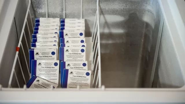 Eslovaquia donará el 80% de sus dosis de la vacuna anticovid Sputnik V ante la falta de interés de sus ciudadanos. Foto referencial: AFP