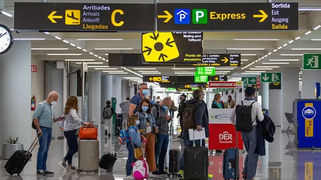 España impone cuarentena obligatoria a viajeros procedentes de India por nueva variante del coronavirus. Foto referencial: AFP