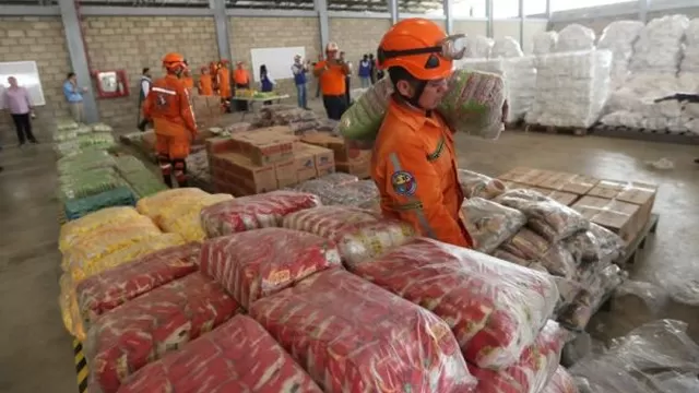 La Coalición Ayuda Humanitaria y Libertad Venezuela recolectó unas 700 cajas con alimentos no perecederos y medicinas con una fecha de vencimiento mayor de seis meses. (Foto: EFE)