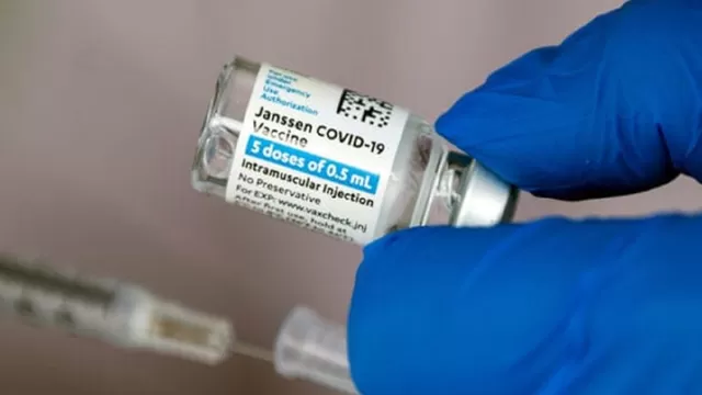 FDA dice que no ha encontrado relación causal entre vacuna de Johnson & Johnson y casos de trombos