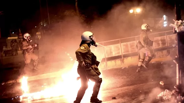 Grecia: manifestantes se enfrentan con la Policía a las afueras del parlamento