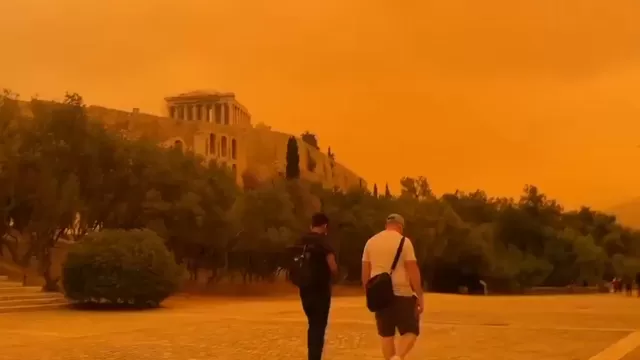 Grecia: ¿Por qué el cielo de Atenas se tiñó de naranja?