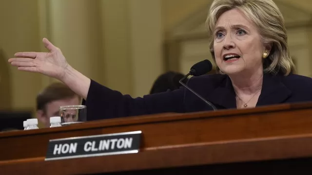 Hillary Clinton asume responsabilidad por tragedia en Bengasi