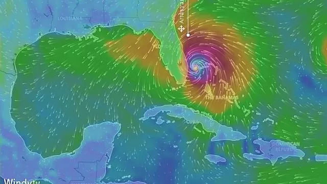 El &quot;extremadamente peligroso&quot; hurac&aacute;n de categor&iacute;a 4 Matthew se prepara para impactar Freeport / Aplicaci&oacute;n: WindyTV