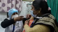 India aprueba el uso de emergencia de las vacunas de AstraZeneca y Bharat Biotech contra la COVID-19