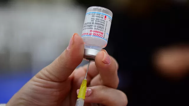 India autoriza el uso de emergencia de la vacuna de Moderna contra la COVID-19. Foto referencial: AFP