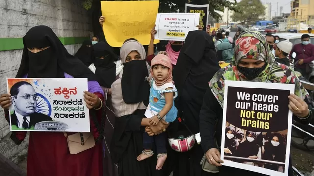 India: Musulmanes protestan contra prohibición del velo en colegios / Foto: AFP