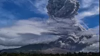 Indonesia: Volcán Sinabung erupciona y expulsa una columna de ceniza de 4500 metros