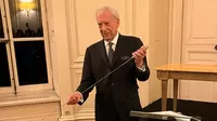 Mario Vargas Llosa recibe su espada de miembro de la Academia Francesa