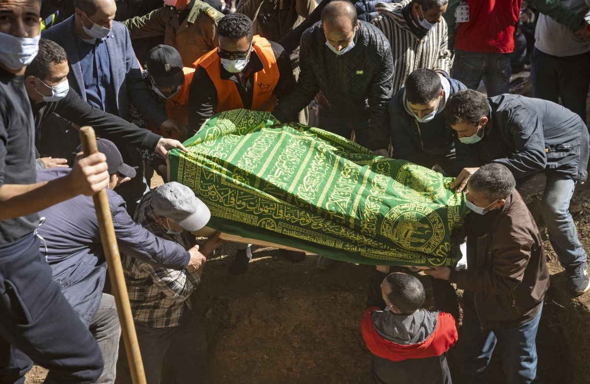  Marruecos: El último adiós al niño que murió atrapado en un pozo