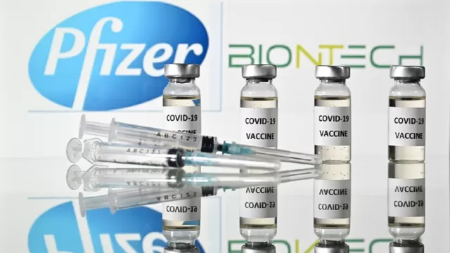 México firma contrato con Pfizer para obtener 34.4 millones de vacunas contra el COVID-19. Foto: AFP