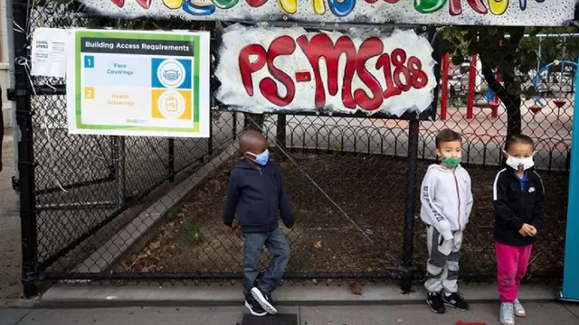 Nueva York da marcha atrás y reabrirá las escuelas de primaria pese al coronavirus. Foto: EFE