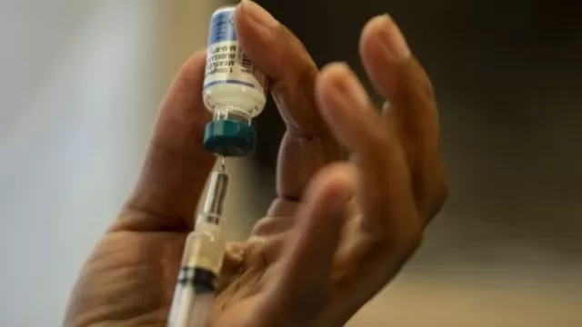 Nueva York declara emergencia por brote de sarampión y ordena vacunación obligatoria. Foto: T13/referencial