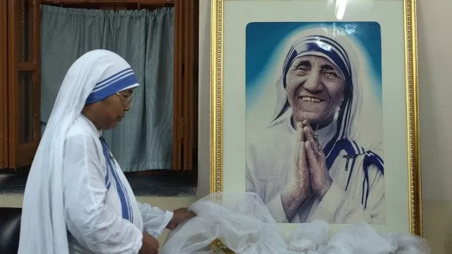La Madre Teresa será canonizada después de que el Vaticano anunció el reconocimiento de su segundo milagro. (Vía: AFP)