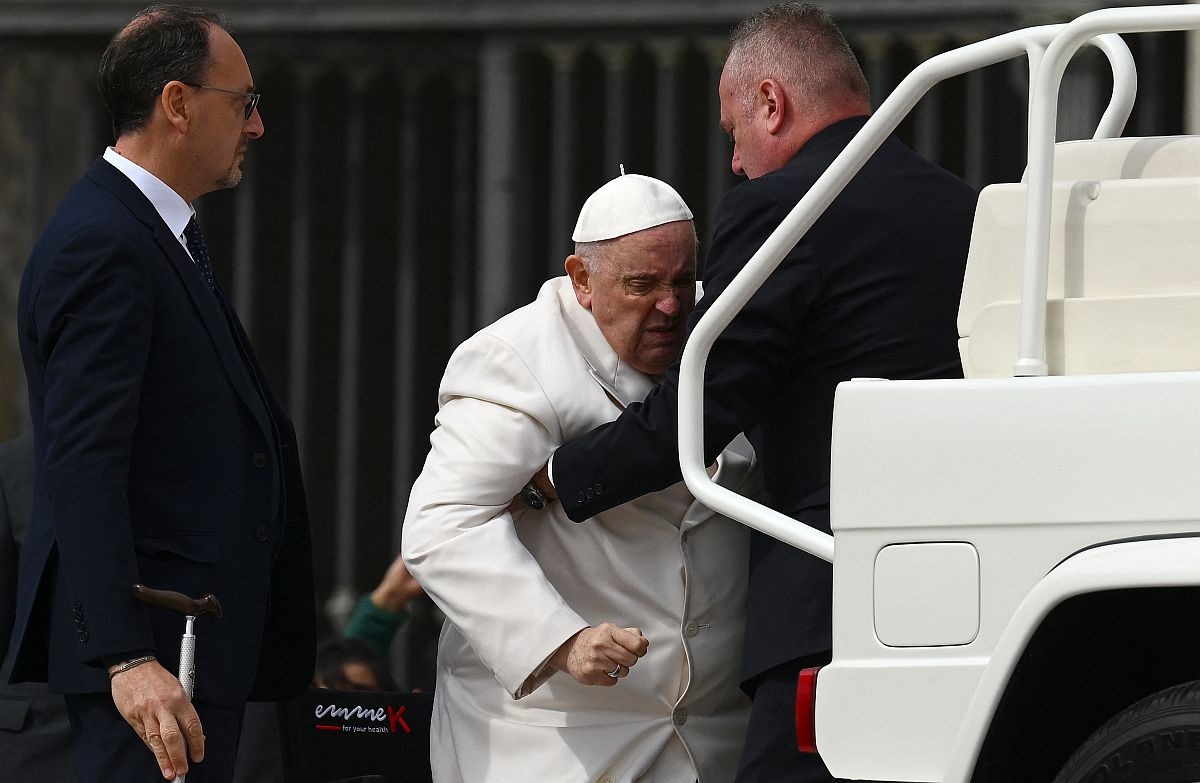 URGENTE: El papa Francisco permanecerá hospitalizado "varios días" por una "infección respiratoria"