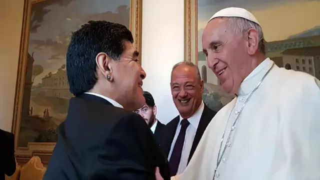 Papa Francisco y Diego Maradona. Foto: AFP referencial