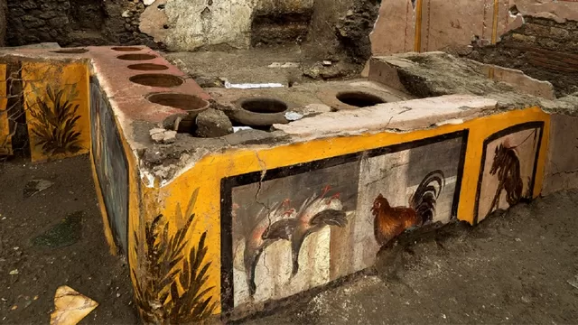 Pompeya: Arqueólogos descubren un termopolio, un restaurante aún con restos de comida