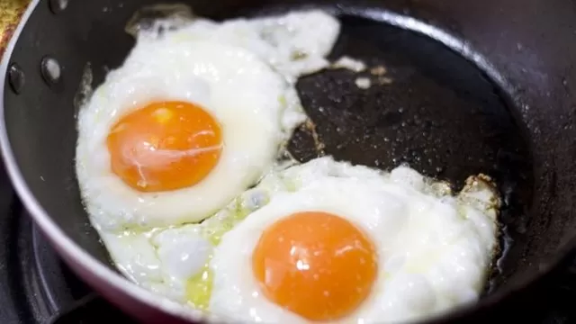 El estudio relaciona el consumo excesivo de huevo con un mayor colesterol y el riesgo de enfermedad cardíaca. Foto: La información