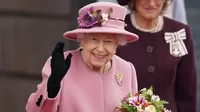 Reina Isabel II pasó noche en hospital para "pruebas preliminares"